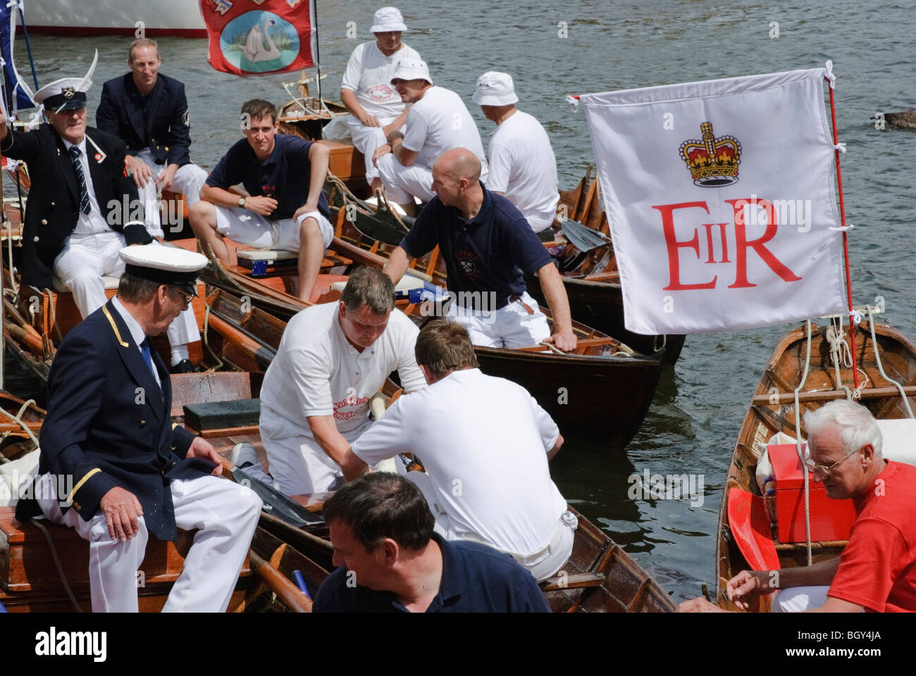 Die jährliche Swan Upping Zeremonie am Henley upon Thames. Stockfoto