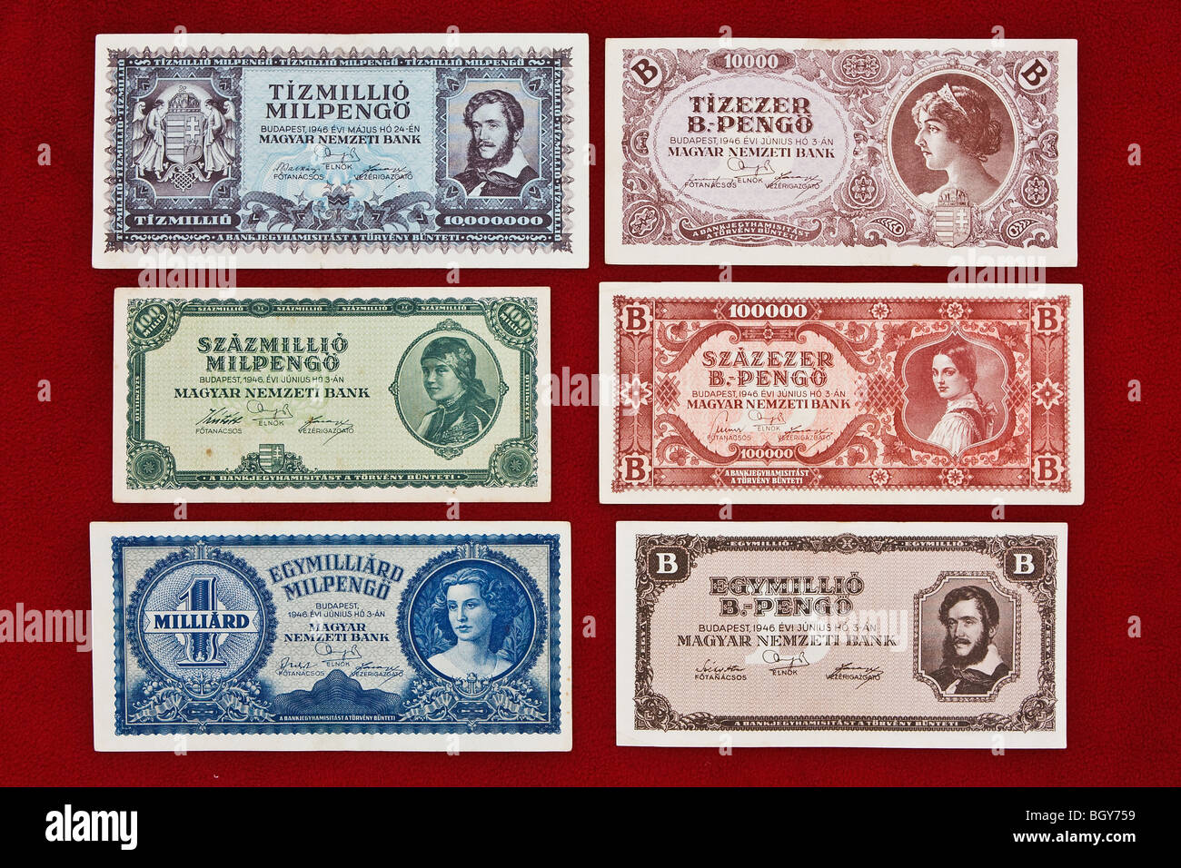 Einige der höchsten Denominationen aus der ungarischen Hyperinflation 1945-46. Stockfoto