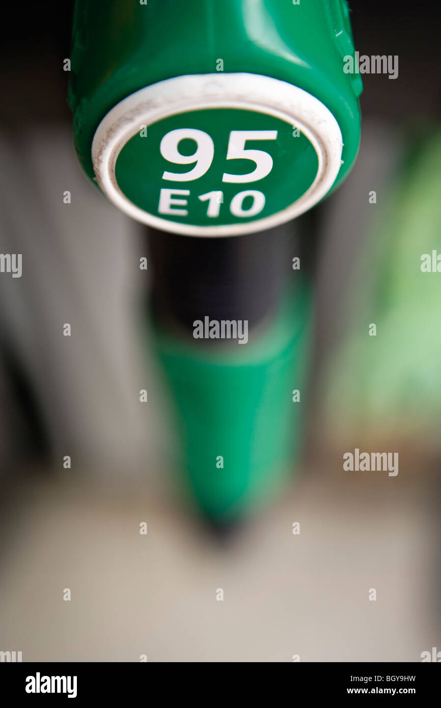 Bleifreies '95 E10"ist 95 Oktan Benzin mit 10 % Ethanol Stockfotografie -  Alamy