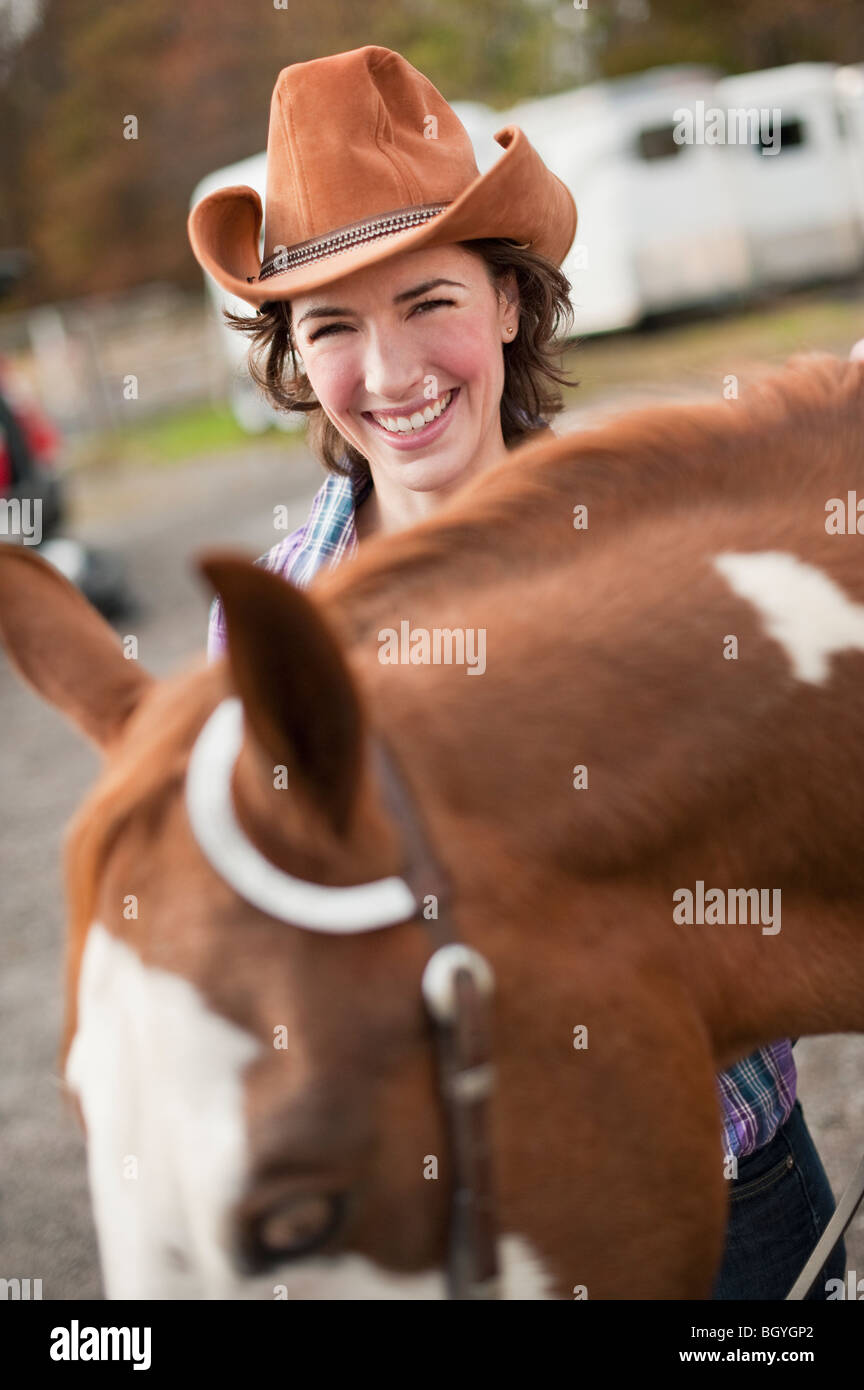 Frau mit Pferd Stockfoto