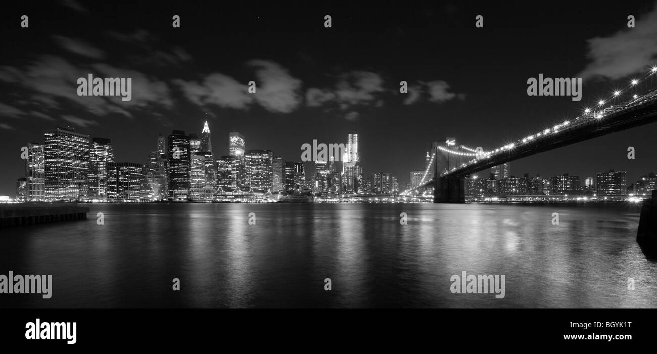 Nacht-Blick auf die Skyline von New York Stockfoto