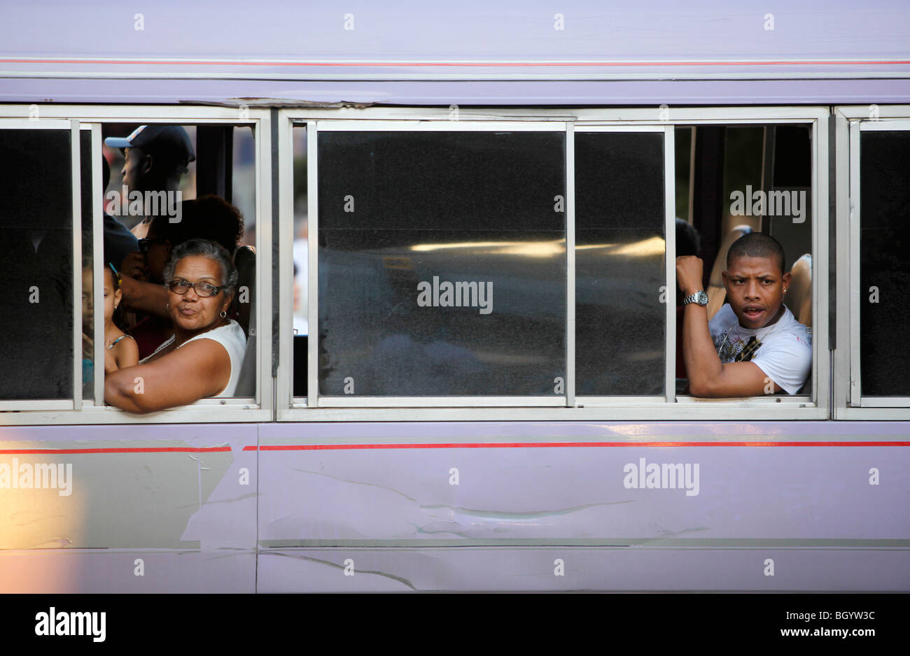 Personen in einem Bus, Santo Domingo, Dominikanische Republik Stockfoto