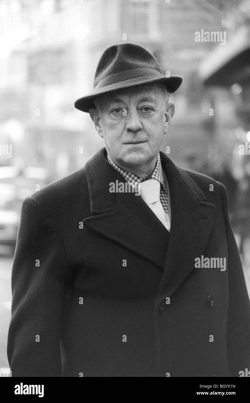 Sir Alec Guinness, der Schauspieler, den er im Old Country, im Queens Theatre, Shaftesbury Avenue, gespielt hat. London, England, ca. 1977. 1970S GB HOMER SYKES Stockfoto