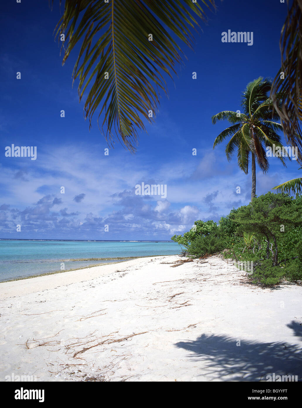 Tropischer Strand, Aitutaki Atoll, Cook-Inseln Stockfoto
