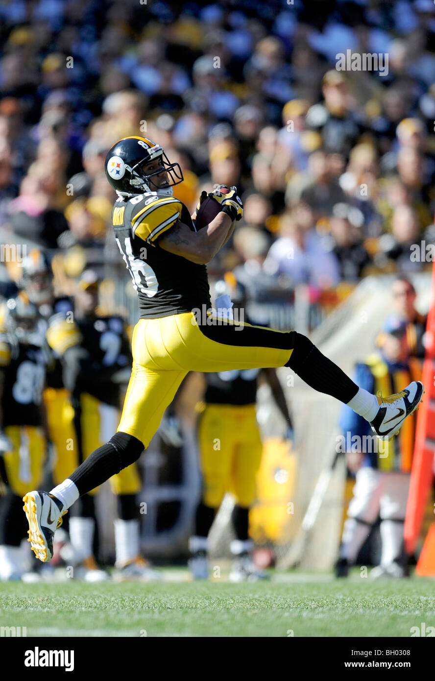 Hines Ward #86 von den Pittsburgh Steelers macht einen Haken Stockfoto