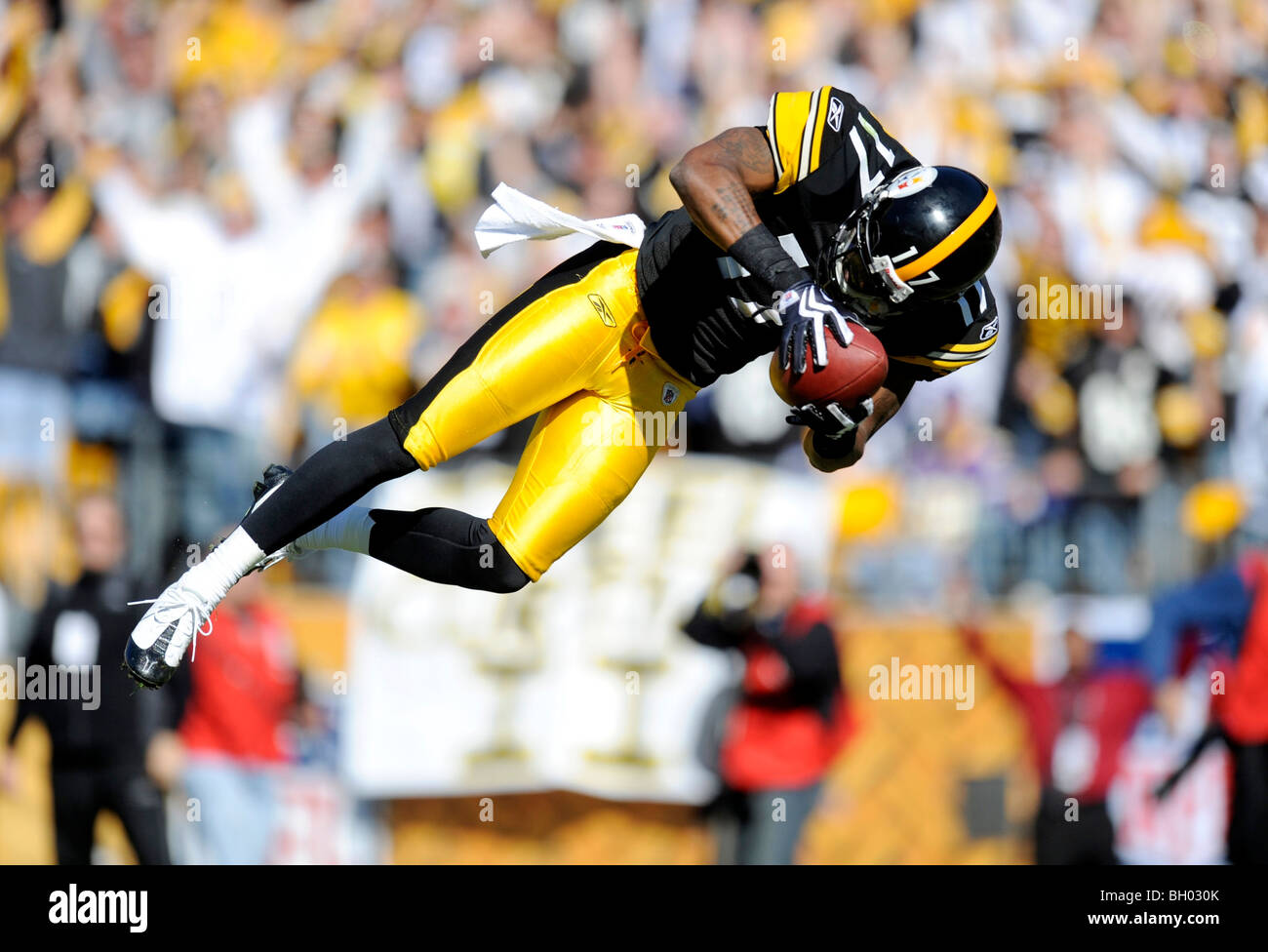 Mike Wallace #17 der Pittsburgh Steelers springt in die Endzone nach seinem Tor einen Touchdown gegen die Minnesota Vikings Stockfoto