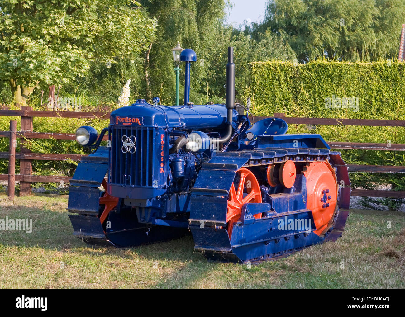 Fordson Major E27N County Crawler Stockfoto