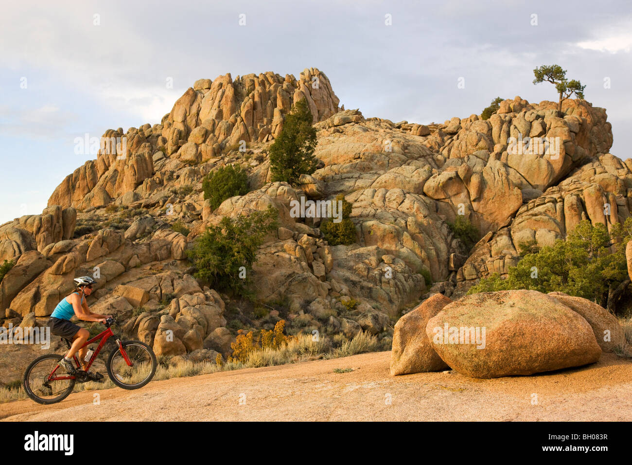 Mountainbiken auf der Hartman Felsen Recreation Area Wanderwege, Gunnison, Colorado. (Modell freigegeben) Stockfoto