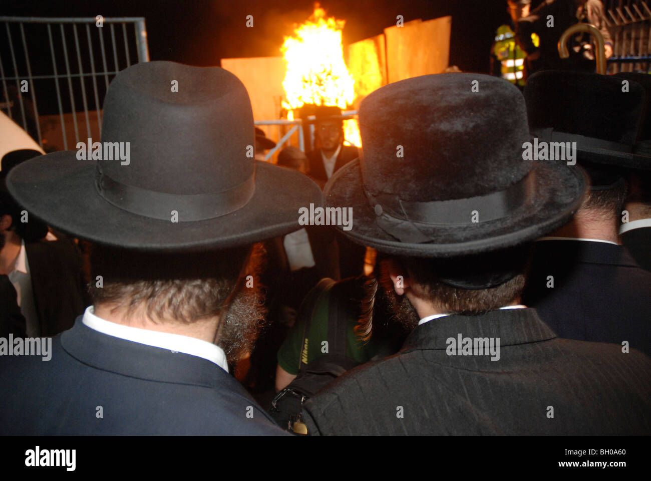 Israel, Galiläa, Berg Meron, Juden beten während der Verzögerung B'omer feiern am Berg Meron Stockfoto