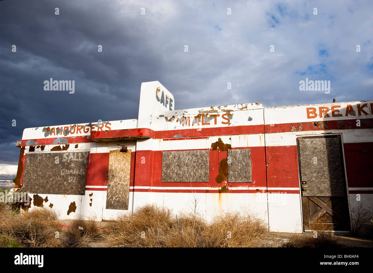 Verlassenen Café am Twin Arrows, Arizona, an der historischen Route 66. Stockfoto