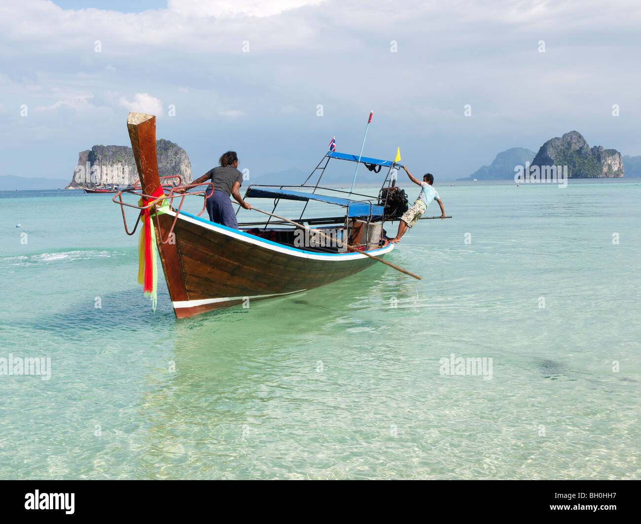 Longtail-Boot auf die Insel von Ko Hai, Thailand, Andamanensee Stockfoto