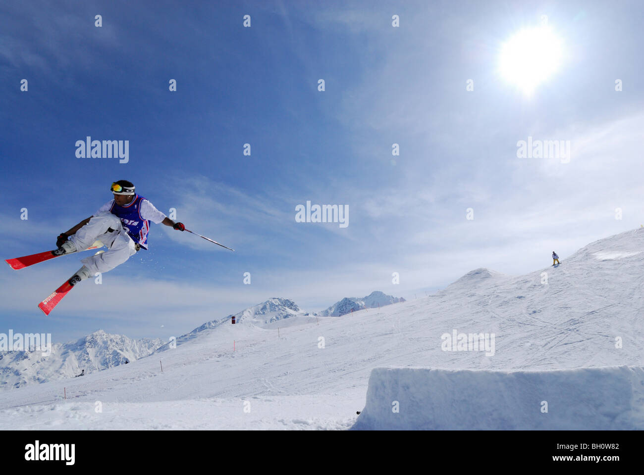 Skifahrer Freeriden, Skigebiet Sölden, Ötztal, Tirol, Österreich Stockfoto