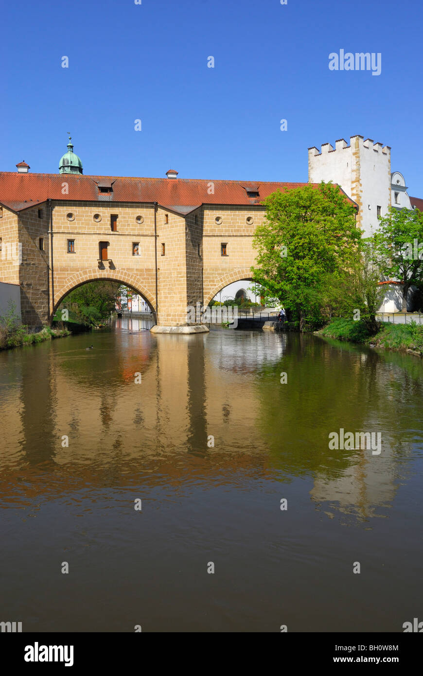 Stadtbrille (Stadtbefestigung) über den Fluss Vils, Amberg, Oberpfalz, Bayern, Deutschland Stockfoto