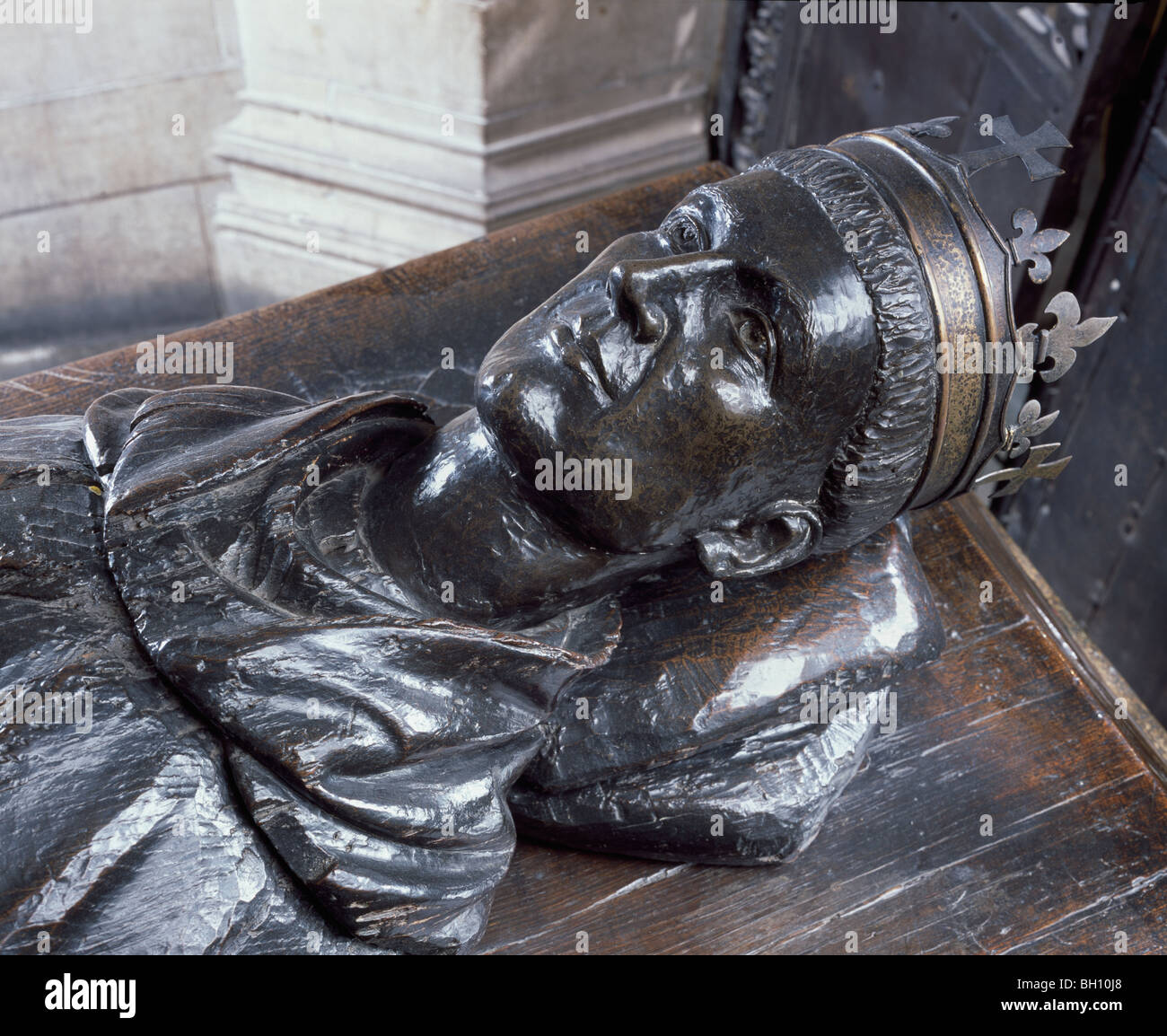 King Henry V (regierte 1413-1422) hölzerne Bildnis auf seinem Grab in der Westminster Abbey, London England. Stockfoto
