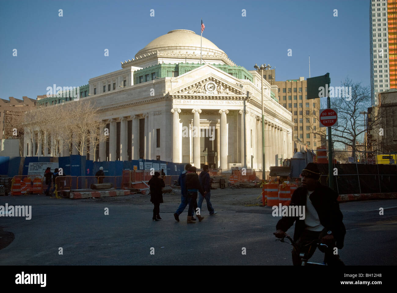 Der Dime Savings Bank Gebäude in Downtown Brooklyn in New York Stockfoto