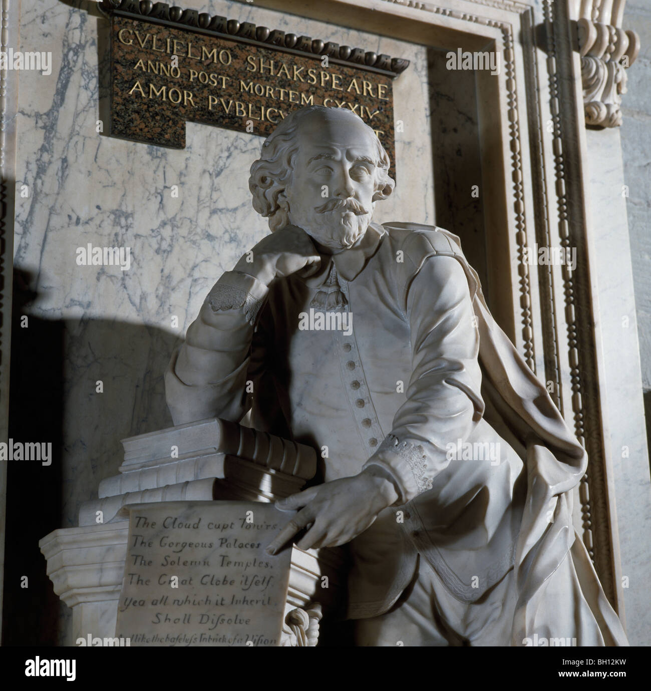 William Shakespeare-Denkmal entworfen von William Kent geschnitzt von Scheemaker 1740 Westminster Abbey-London England Stockfoto