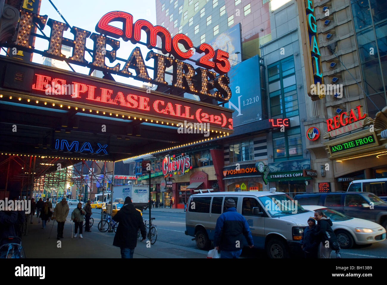 Das AMC 25 Reich auf dem Times Square in New York ist auf Mittwoch, 14. Januar 2009 zu sehen. (© Richard B. Levine) Stockfoto