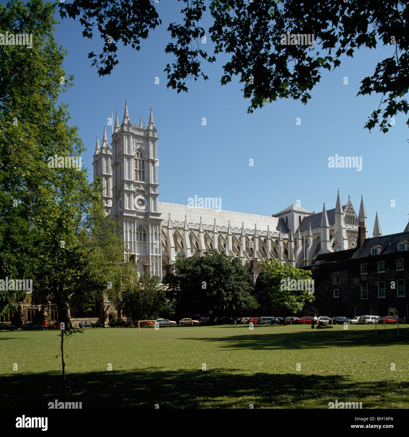 Westminster Abbey Südseite vom Dekanat Hof. London England Stockfoto