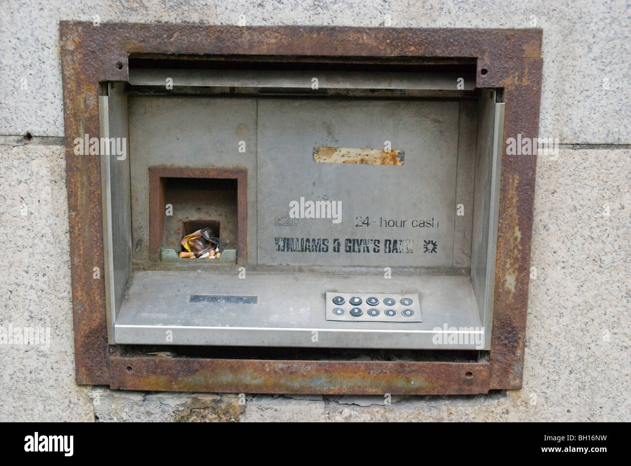 Alten ungenutzten Geldautomat in Mitteleuropa Liverpool England UK Stockfoto