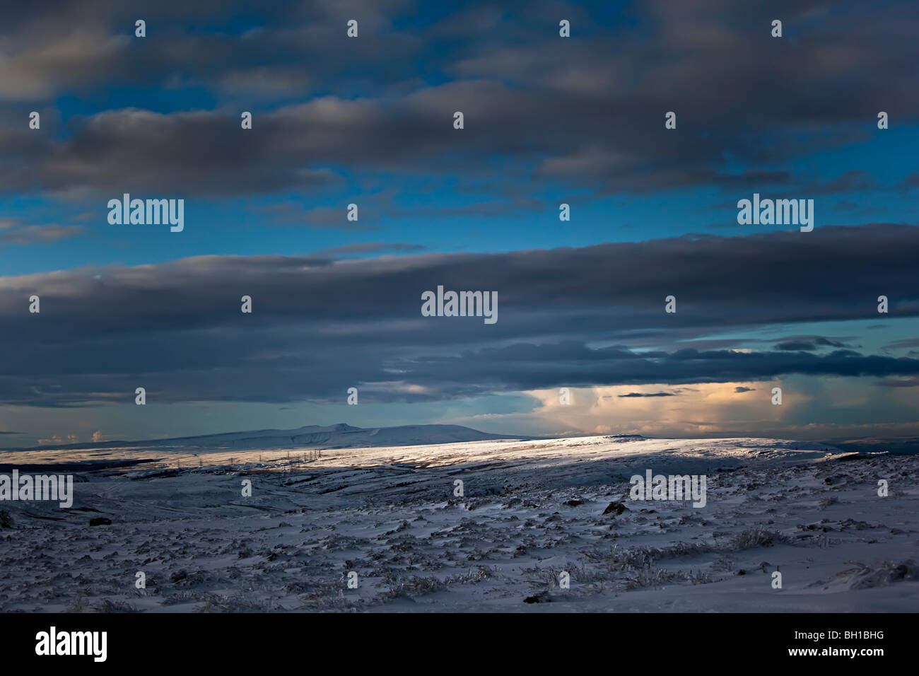 Mit Blick auf Brecon Beacons aus der Blorenge im Winter Wales UK Stockfoto