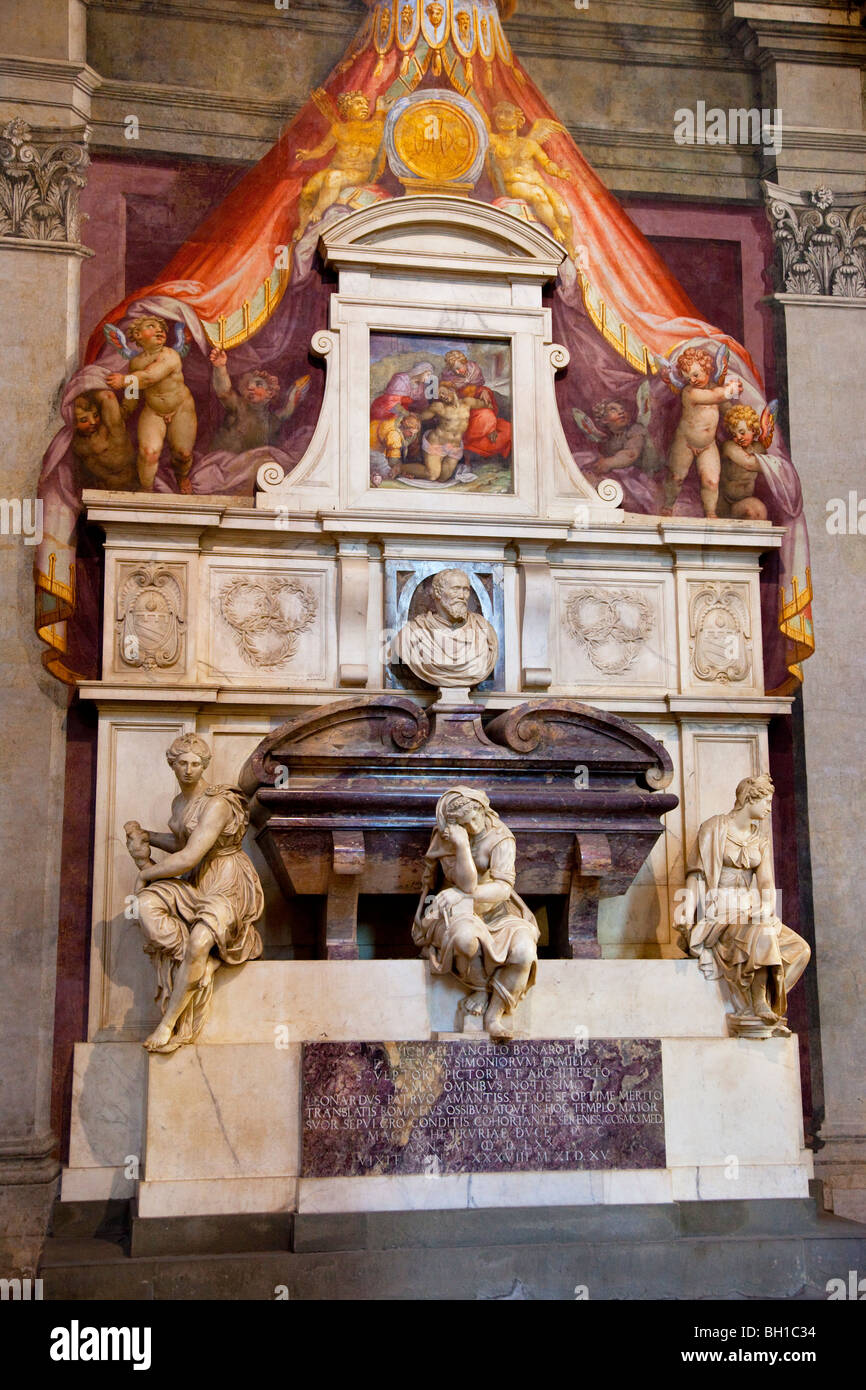 Verzierten Grab von Michelangelo in der Kirche Santa Croce in Florenz Toskana Italien Stockfoto