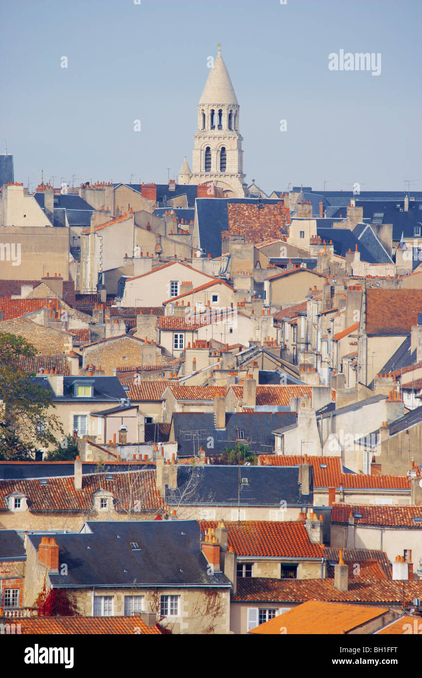 Stadt von Poitiers mit Kirche Notre-Dame-la-Grande, der Jakobsweg, Chemins de Saint-Jacques, Via Turonensis, Poitiers, D Stockfoto
