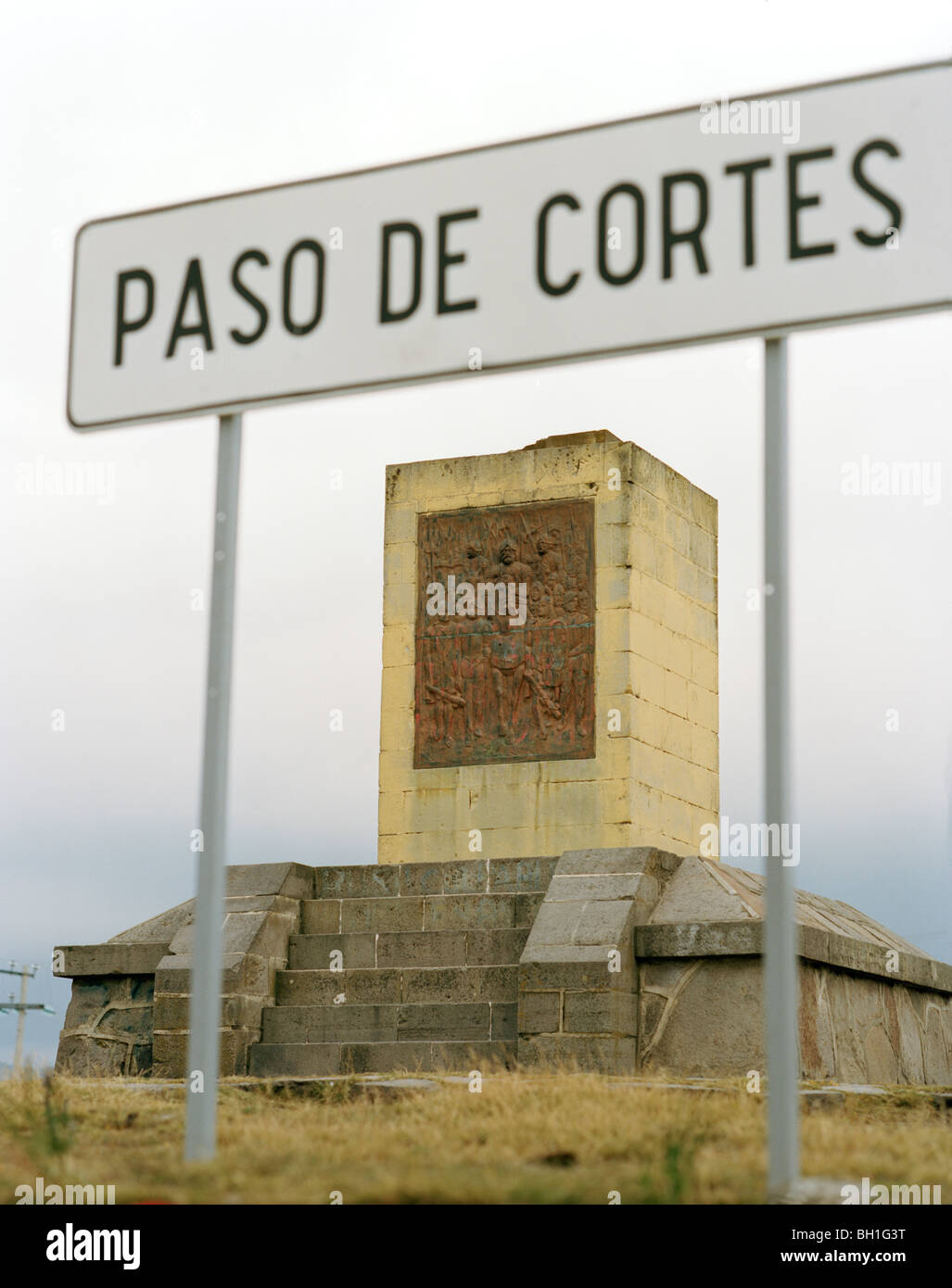Denkmal am Cortes Pass unter getrübt Himmel, Izta Popo Zoquiapan Nationalpark, Mexico Provinz, Mexiko, Amerika Stockfoto
