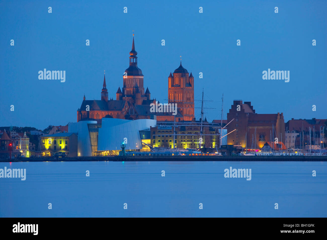 Blick auf Stralsund, Ostsee, Mecklenburg-Vorpommern (Pommern), Deutschland, Europa Stockfoto
