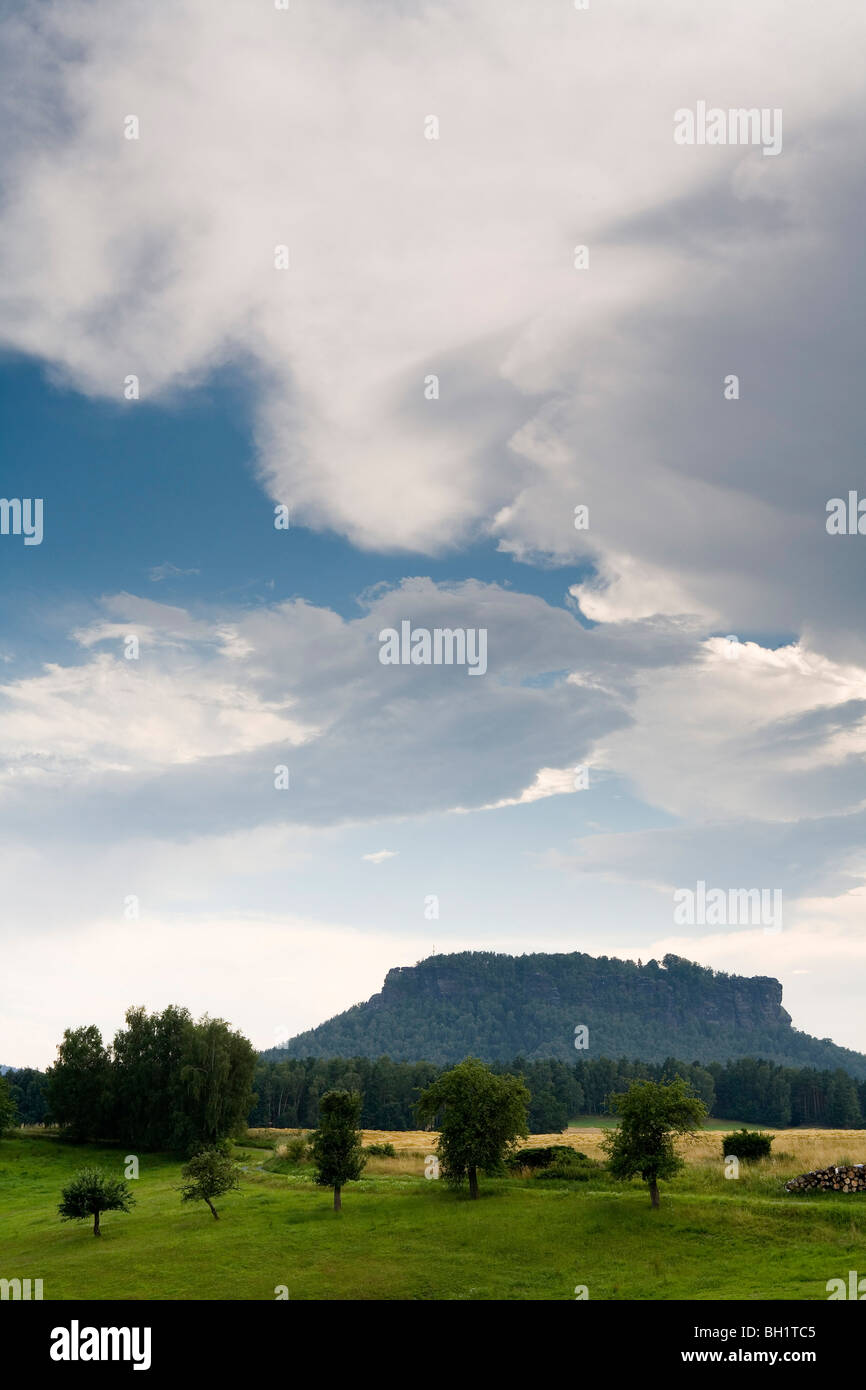 Montieren Sie, Lilienstein, Sächsische Schweiz, Elbsandsteingebirge, Sachsen, Deutschland Stockfoto