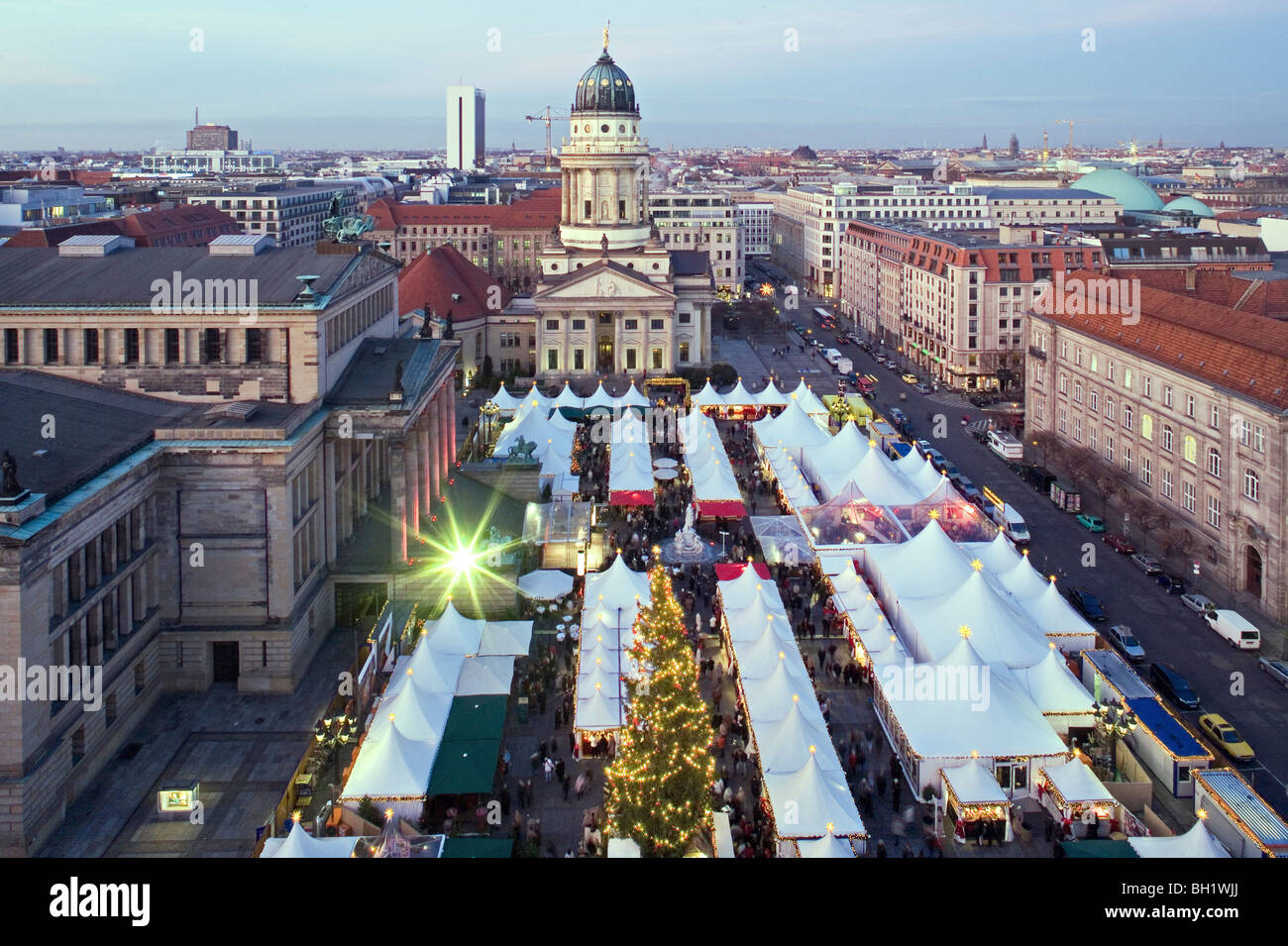 Weihnachtsmarkt, Franzoesischer Dom, Gendarmenmarkt, Berlin, Deutschland Stockfoto