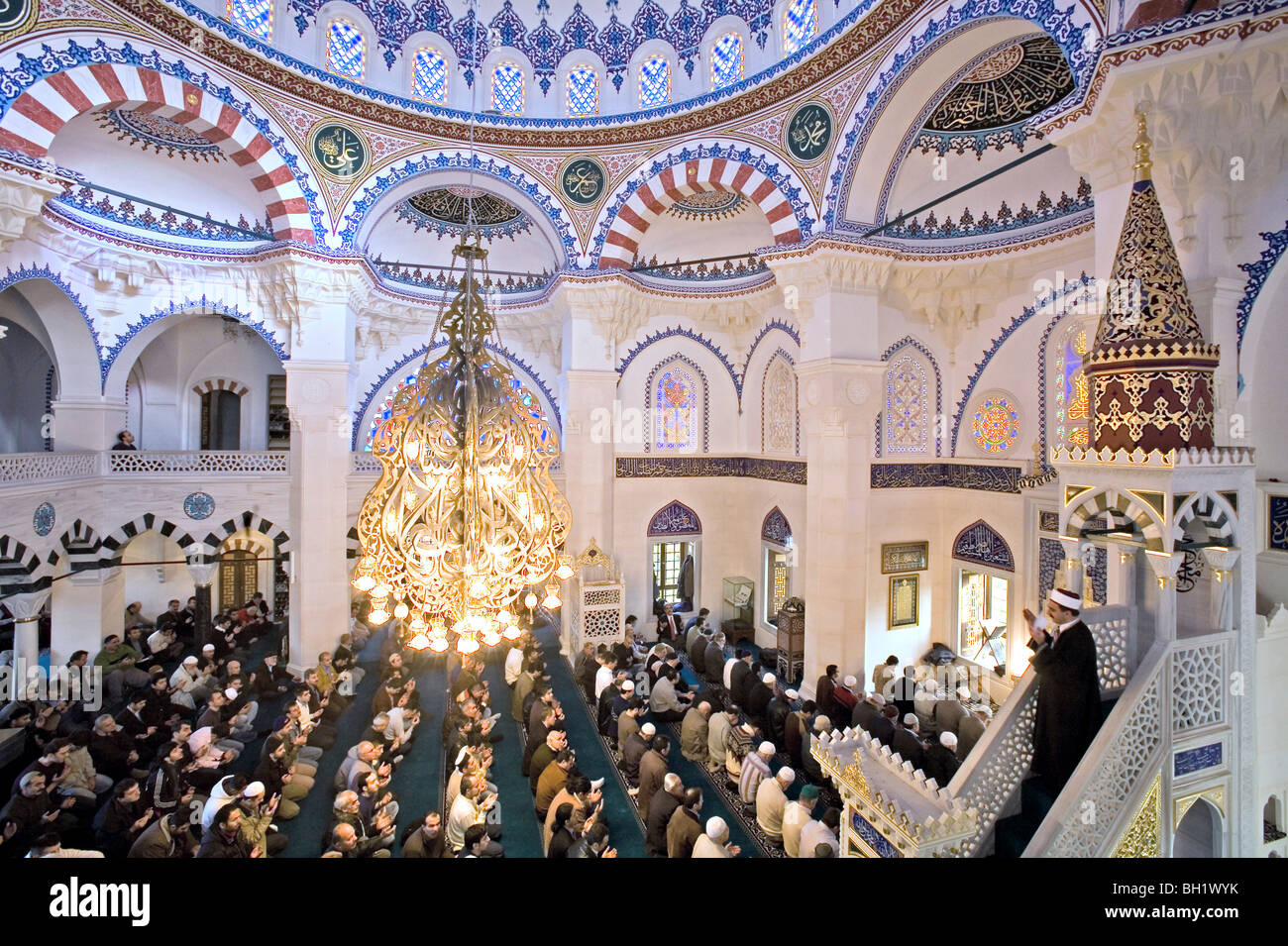 Interieur, Sehitlik Moschee in Neukölln, größte Moschee der Stadt, Berlin, Deutschland Stockfoto