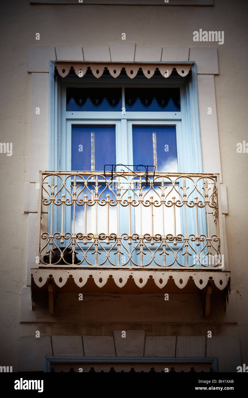 Französischer balkon -Fotos und -Bildmaterial in hoher Auflösung – Alamy