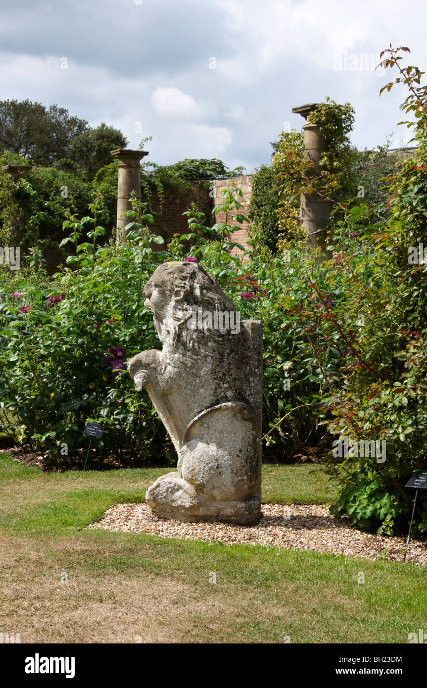 Verwitterte Lowenstatue Stockfotos Verwitterte Lowenstatue