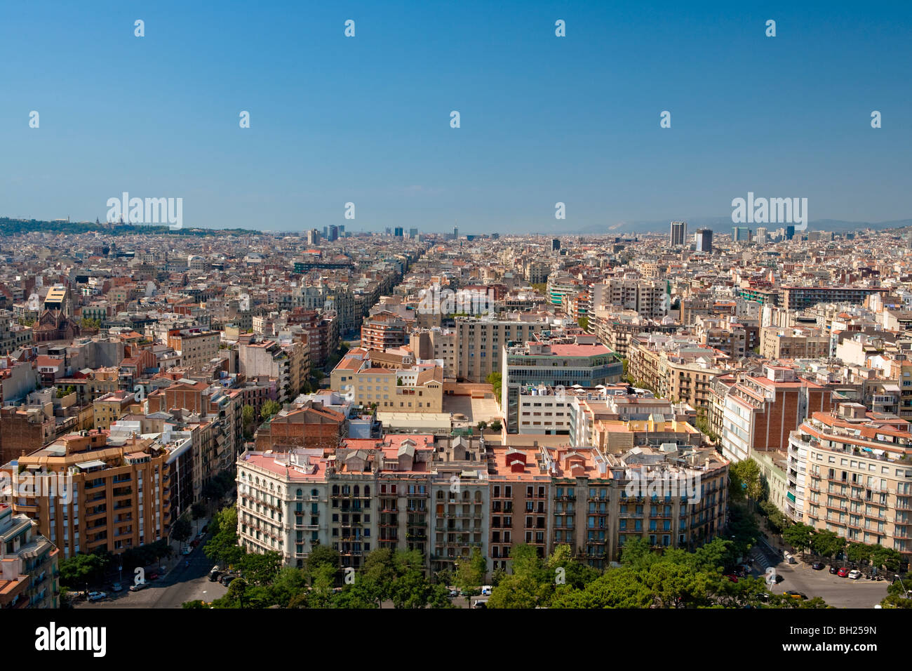 Barcelona - Blick von der Sagrada Familia von Antoni Gaudi - L'Eixample Bezirk Stockfoto