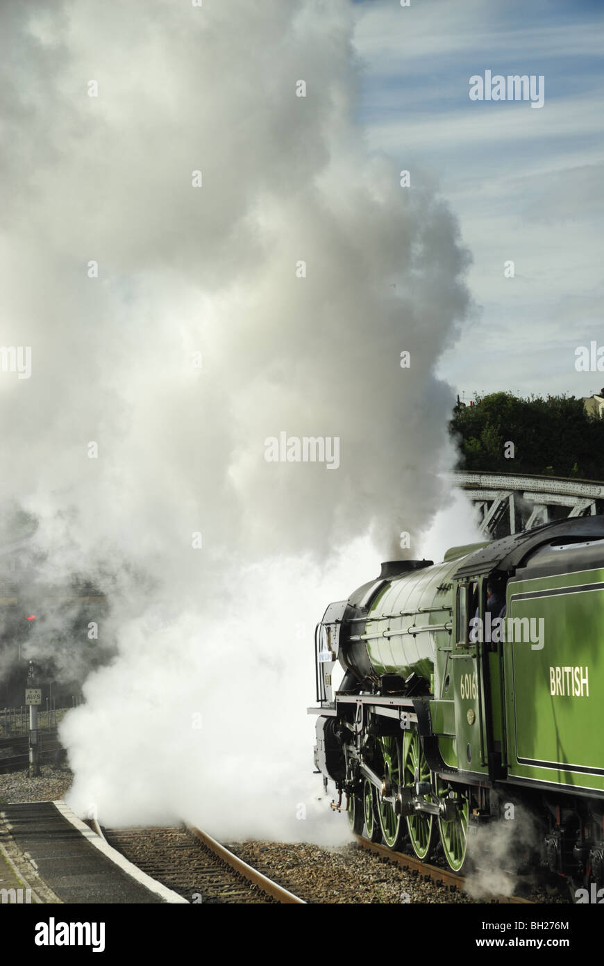 Neu gebaut A1 Peppercorn Klasse (Tornado) Dampflok zieht einen Sommer-Sonderzug nach Torbay verlassen Bristol Temple Meads Stockfoto