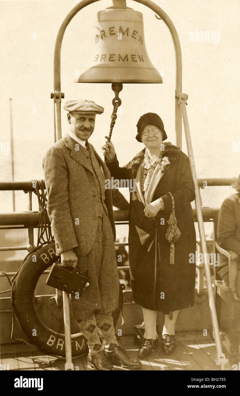 Ältere Mutter & Sohn auf an Bord Kreuzfahrt Stockfoto