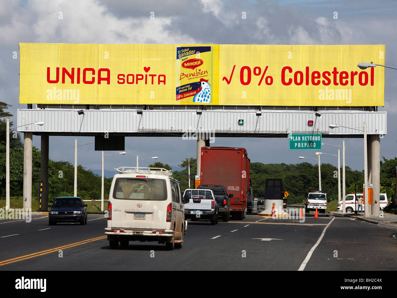 Mautstelle auf der Autobahn nach Samana, Dominikanische Republik Stockfoto