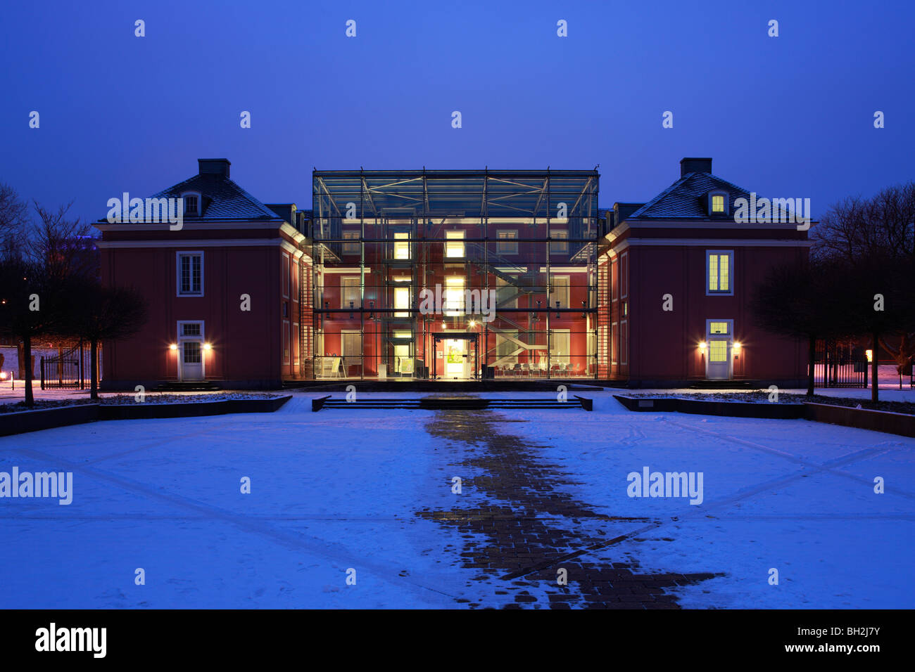 Route der Industriekultur werden bin Verschneiten Schloss Oberhausen Mit der Ludwig Galerie, Ruhrgebiet, Niederrhein, Nordrhein-Westfalen Stockfoto