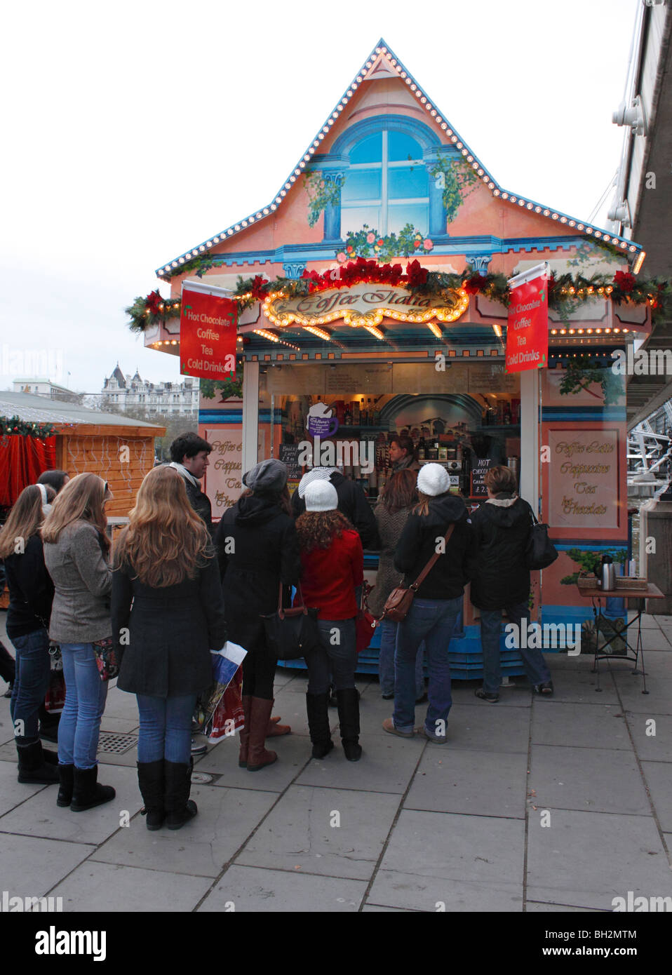 Kaffee und Tee Stand auf Köln Weihnachten Markt South Bank London Dezember 2009 Stockfoto