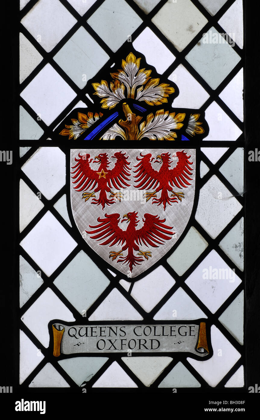 Queens College in Oxford Wappen gebeizt Glas, St. Maria Kirche, Charlton in Otmoor, Oxfordshire, England, UK Stockfoto