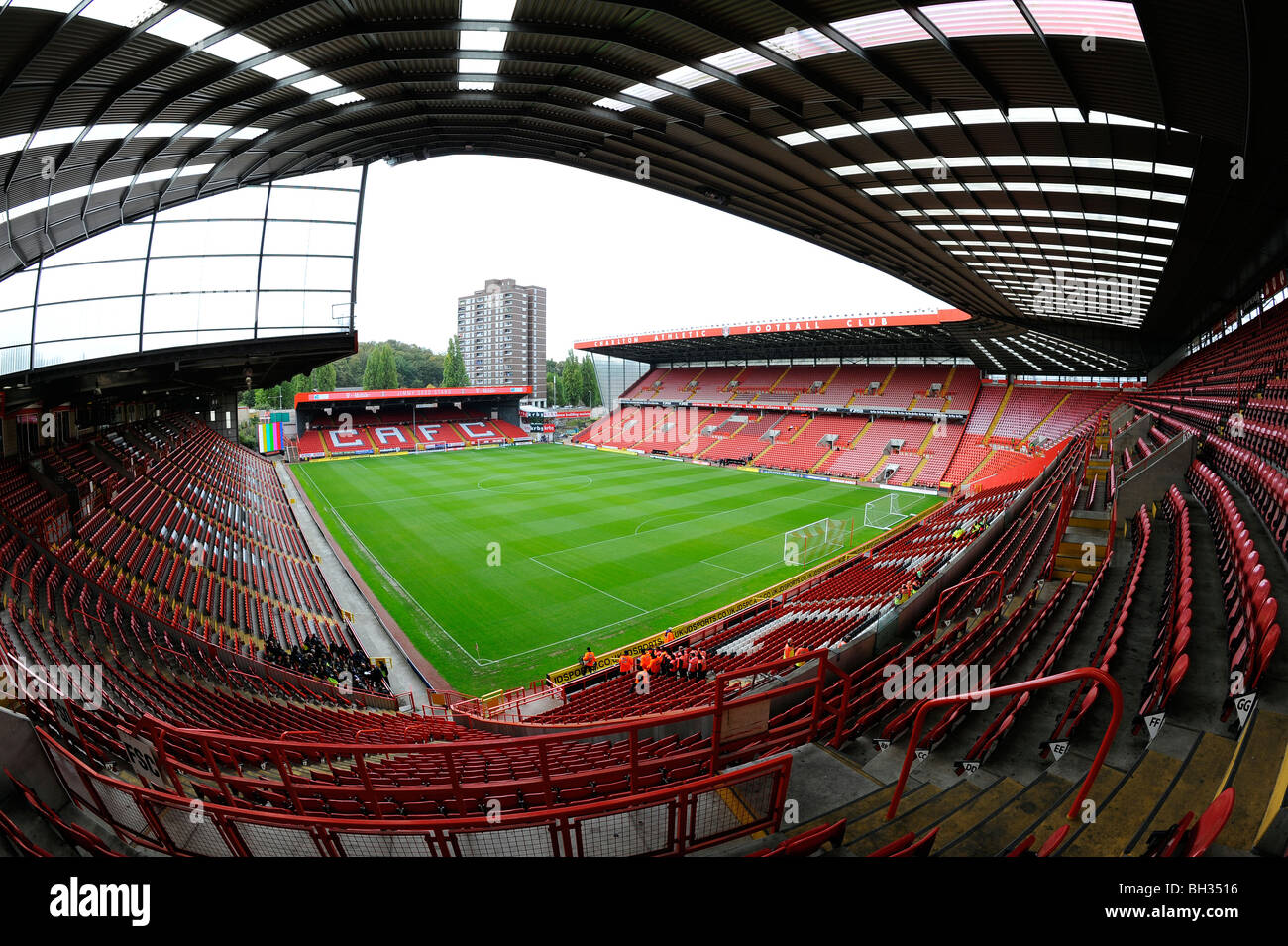 Blick in das Tal-Stadion, London. Heimat von Charlton Athletic Football Club Stockfoto