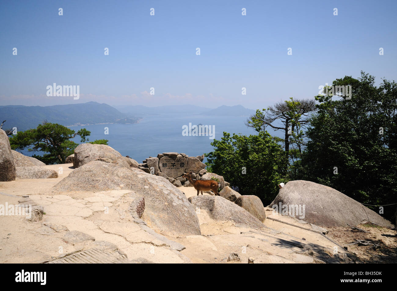Ansicht der Seto-Inlandsee (Seto Naikai) vom Berg Misen. Insel Itsukushima (Miyajima). Präfektur Hiroshima. Japan Stockfoto