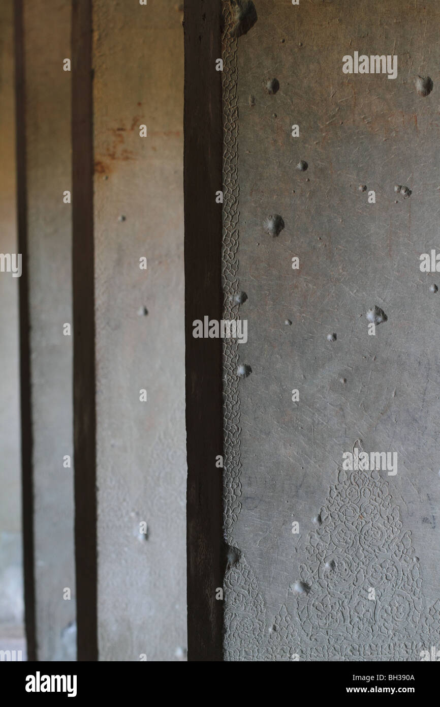 Einschusslöcher aus dem Bürgerkrieg in den Ruinen von Angkor Wat Stockfoto