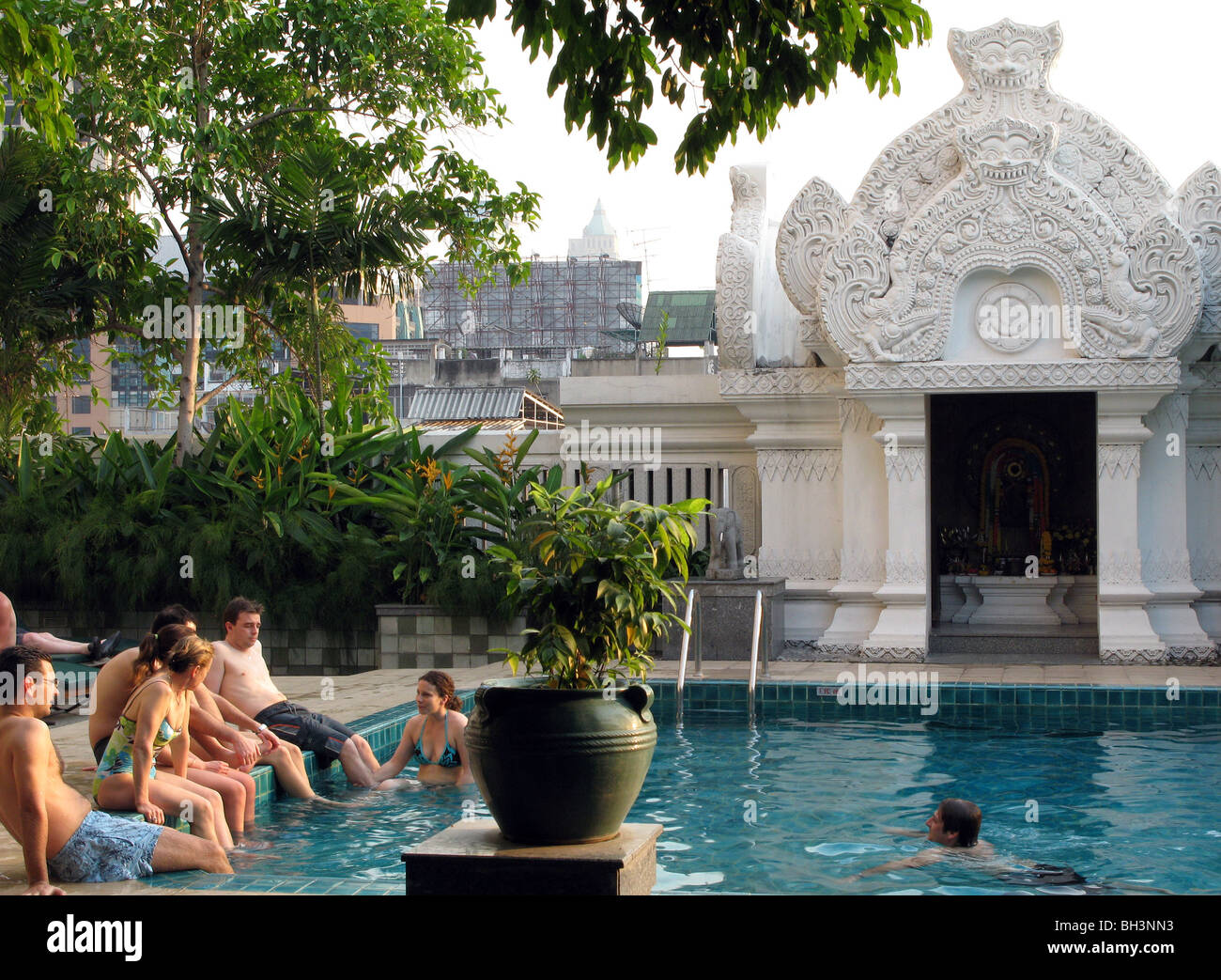 POOL IM INDRA REGENT HOTEL, BANGKOK, THAILAND Stockfoto