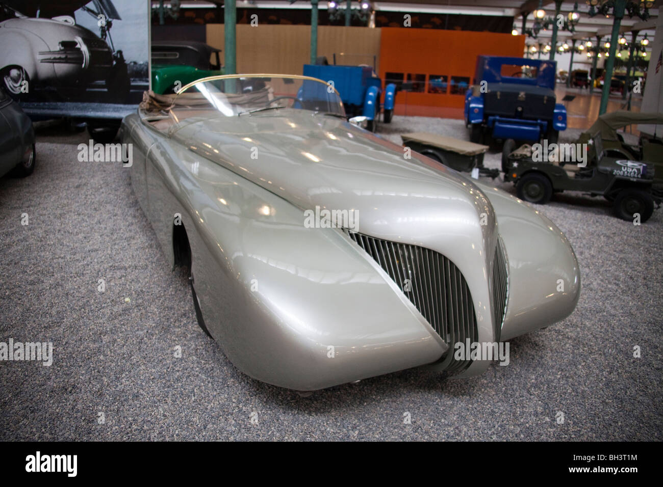 graue ARZENS La Baleine futuristisches Design Auto an Schlumpfs motor Museum Mulhouse Frankreich horizontale 099246 Schlumpf Museum Stockfoto