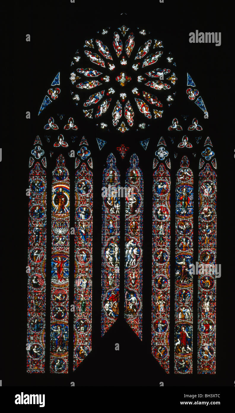 Worcester Cathedral: das große Westfenster. 1863-5 als Teil der Wiederherstellung von Sir George Gilbert Scott umgebaut Stockfoto