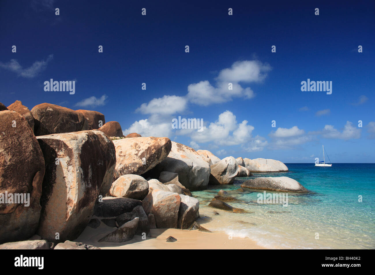 Tropischen Strand und Felsen, des Teufels Bay, Virgin Gorda, Britische Jungferninseln, Karibik Stockfoto