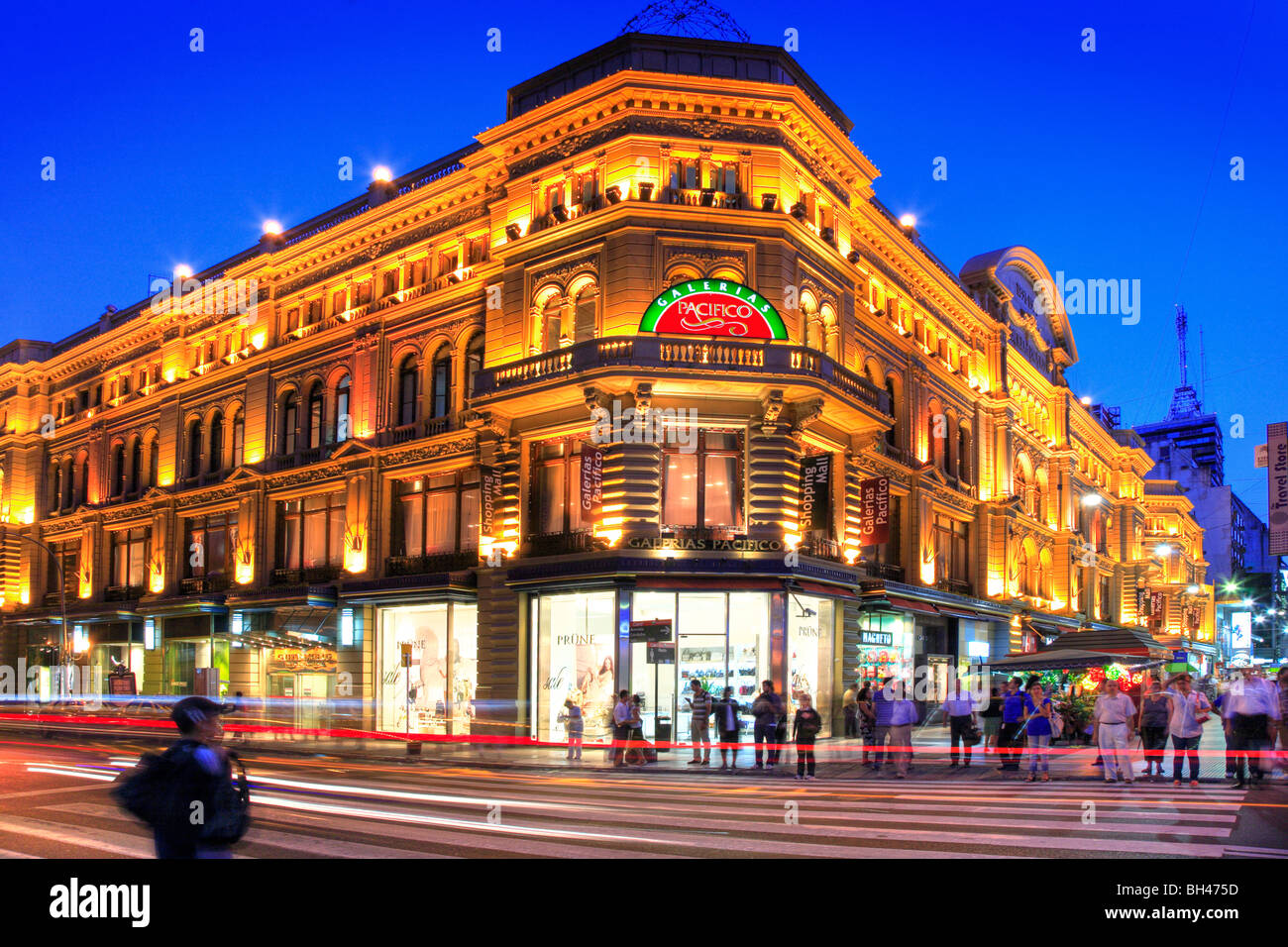 Florida Fußgängerzone und "Galerias Pacifico" shopping Mall. Buenos Aires, Argentinien. Stockfoto