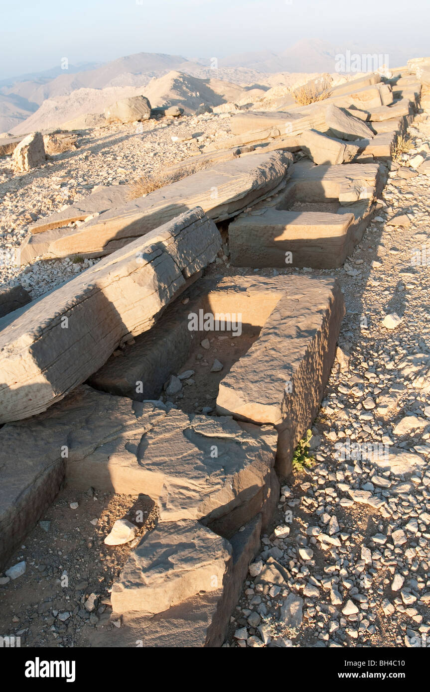 Gefallenen Stelen (aufrechte Steintafeln, Mount Nemrut, Türkei Stockfoto