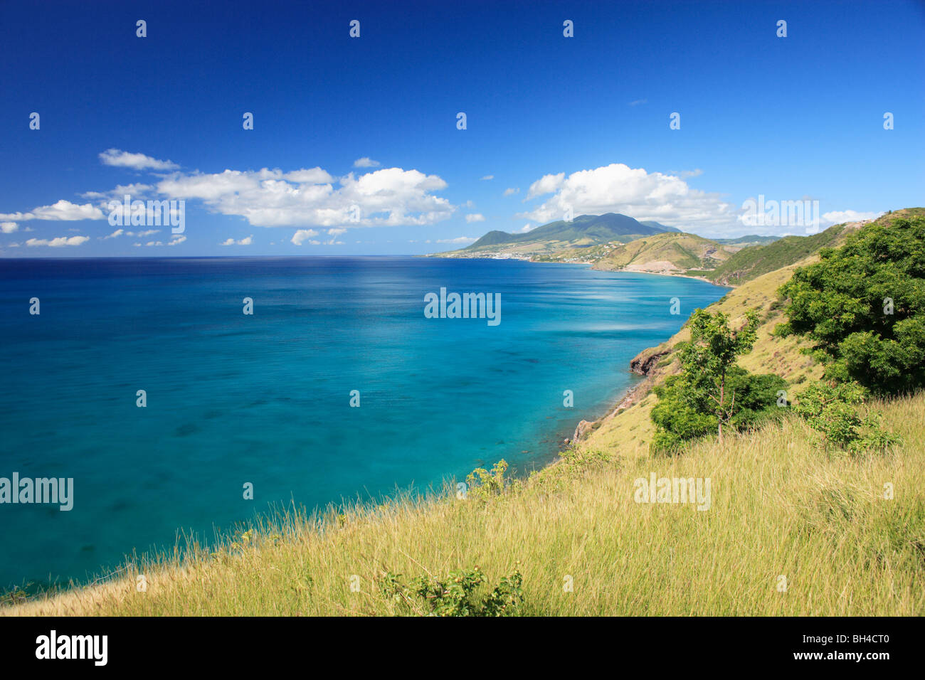 Seelandschaft und Strand, St. Kitts, West Indies, Karibik Stockfoto